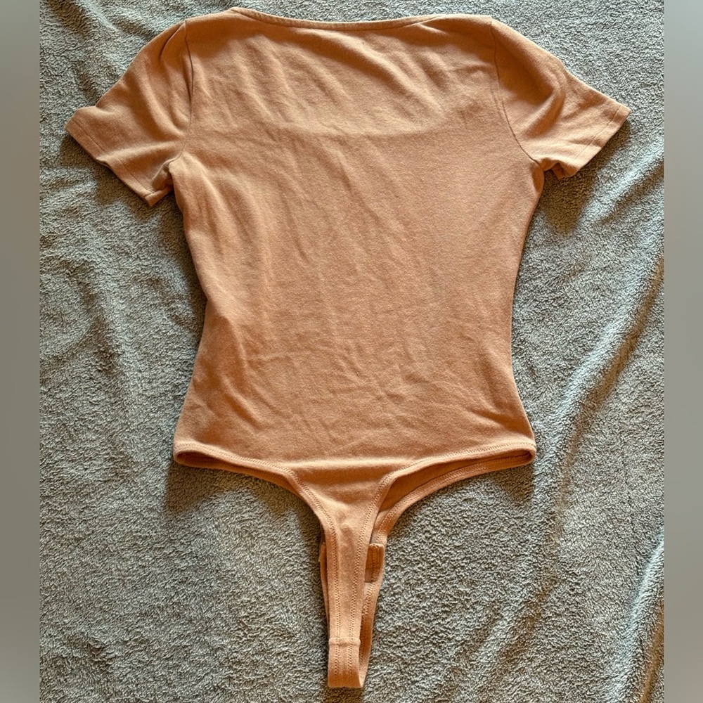 NWT Madewell Bodysuit Tan Women’s Small Short Sleeves Square Neckline - Picture 4 of 7